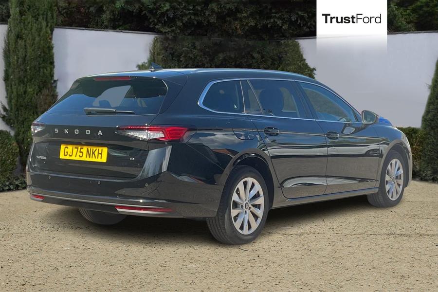 Skoda SUPERB Photo autoimg-a8d6e7213a43fa56e55657a3396e9ba2ea07b126.jpg