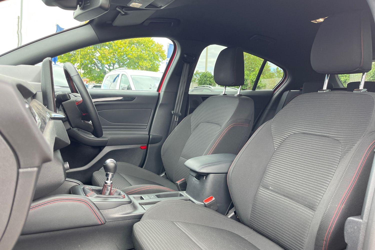 Ford Focus Photo 18