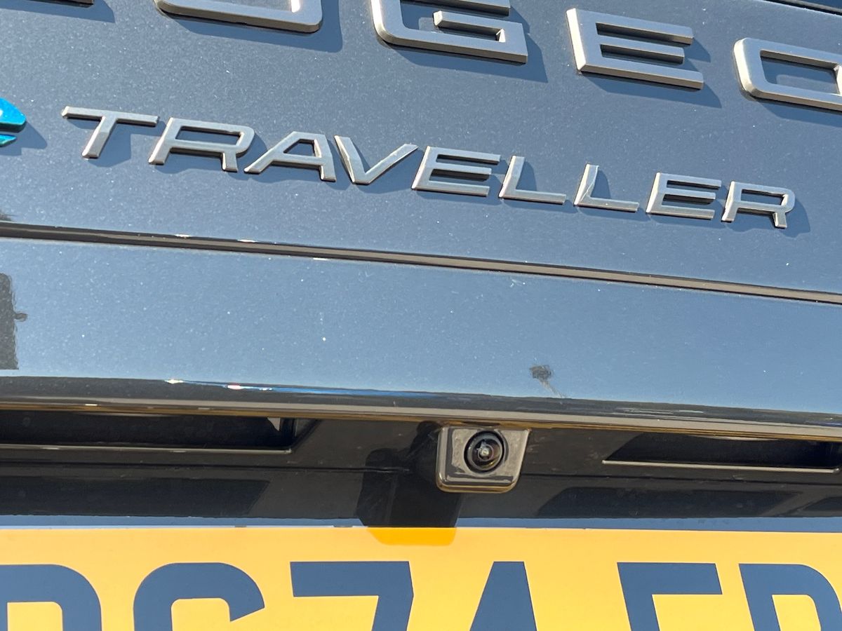 Peugeot e-Traveller Photo 22