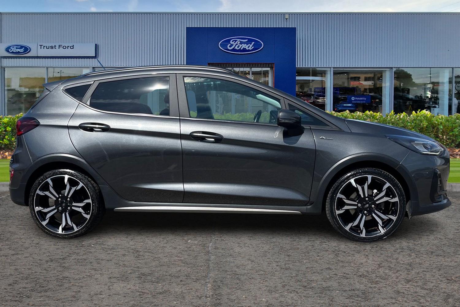 Ford FIESTA Photo 2