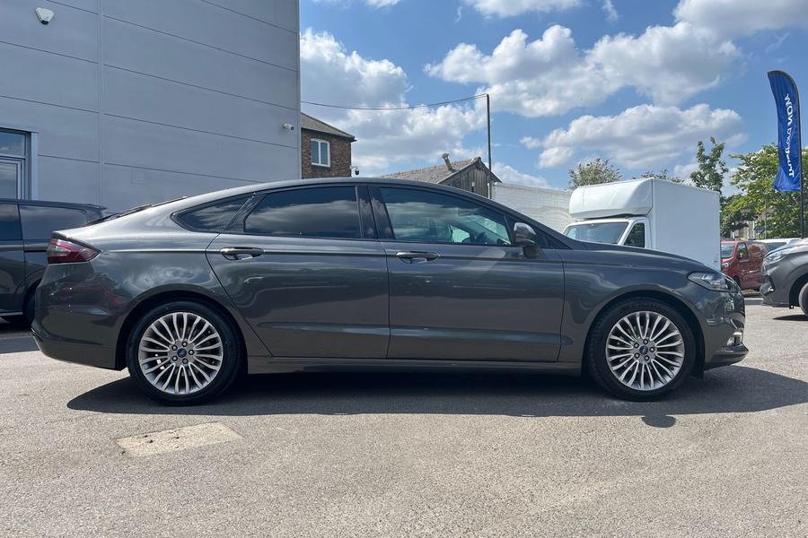 Ford MONDEO Photo autoimg-a8df45ccee3a243a9ec39dd91c1a34bdafa5d6d6.jpg