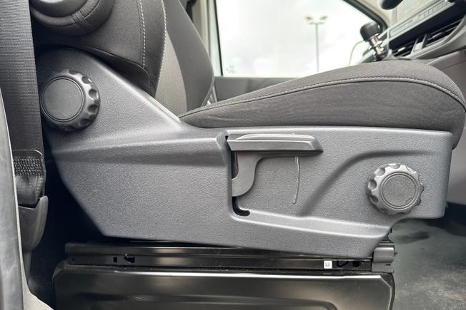 VOLKSWAGEN Transporter Photo 36