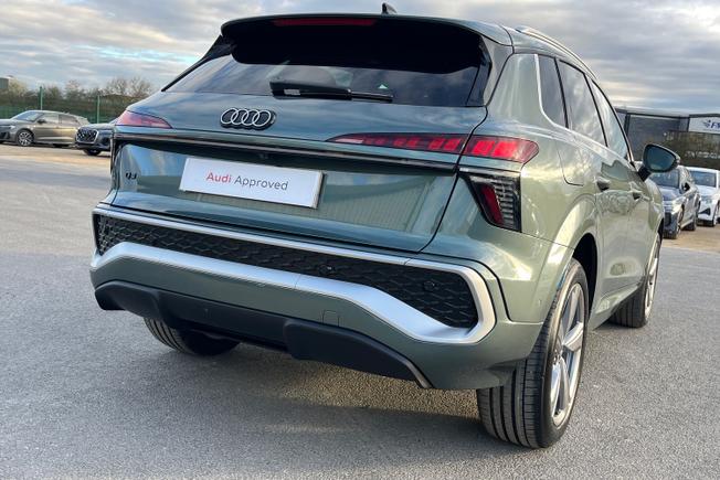 AUDI Q3 Photo 24