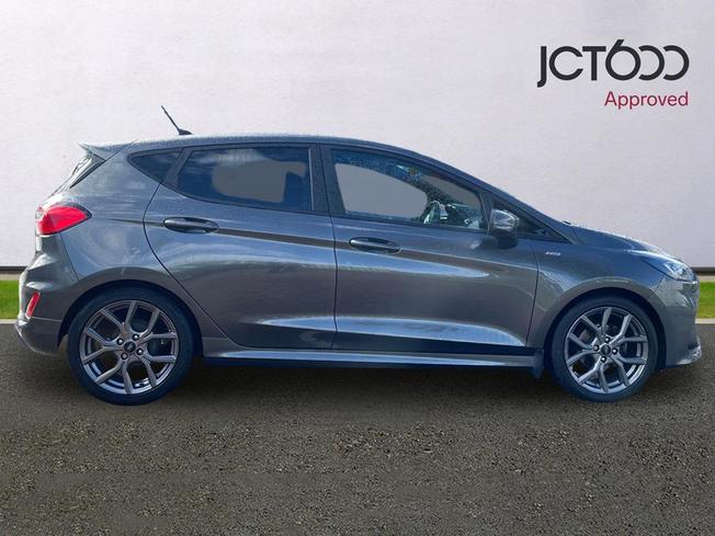 FORD Fiesta Photo 4