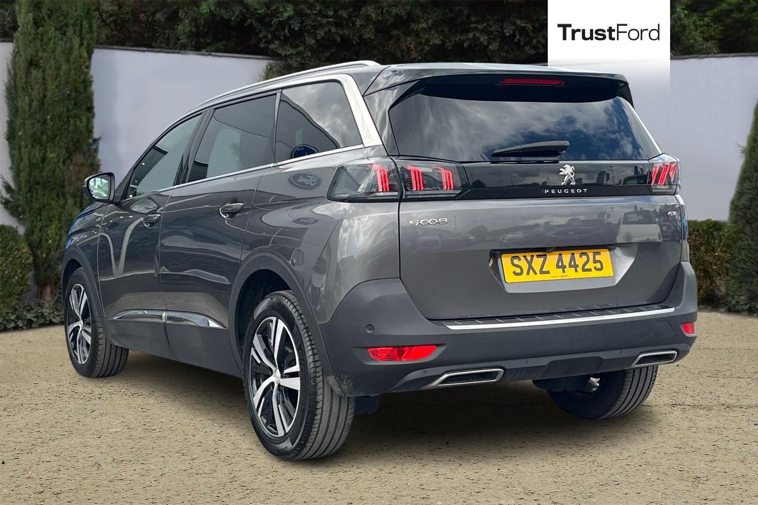 Peugeot 5008 Photo 1