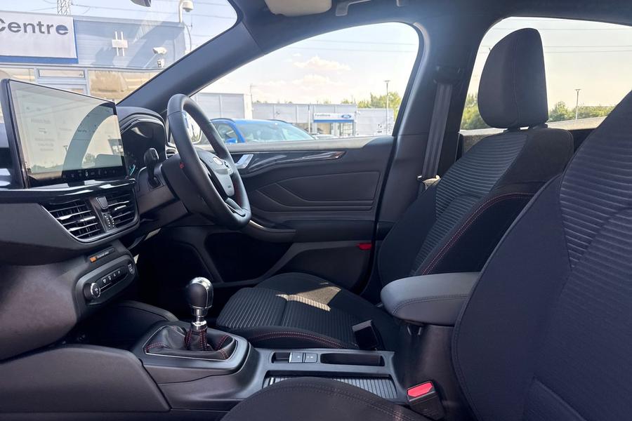Ford FOCUS Photo autoimg-a8e8f96a97af275e22b031316ee82ac9d8c0a3ad.jpg
