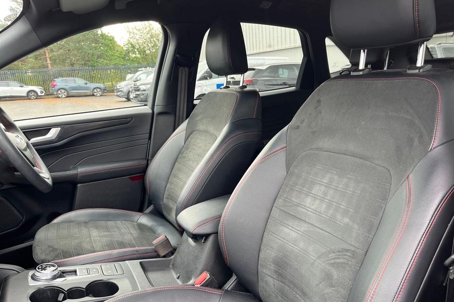 Ford KUGA Photo autoimg-a8e8fe215bb824f43fcc3dfaa4043888b6562c0e.jpg