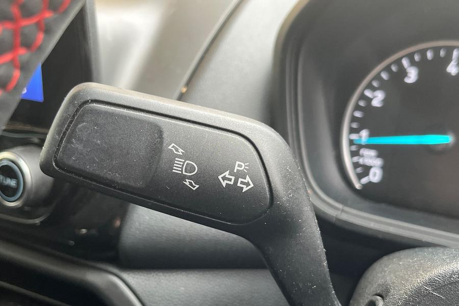 Ford EcoSport Photo autoimg-a8e90efb2b35b3d1b527ccc3d27e5968ce56368a.jpg