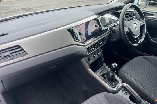 Volkswagen Polo Photo autoimg-a8ed27c5c75e10604d91921d0b9793d6354ddb57.jpg