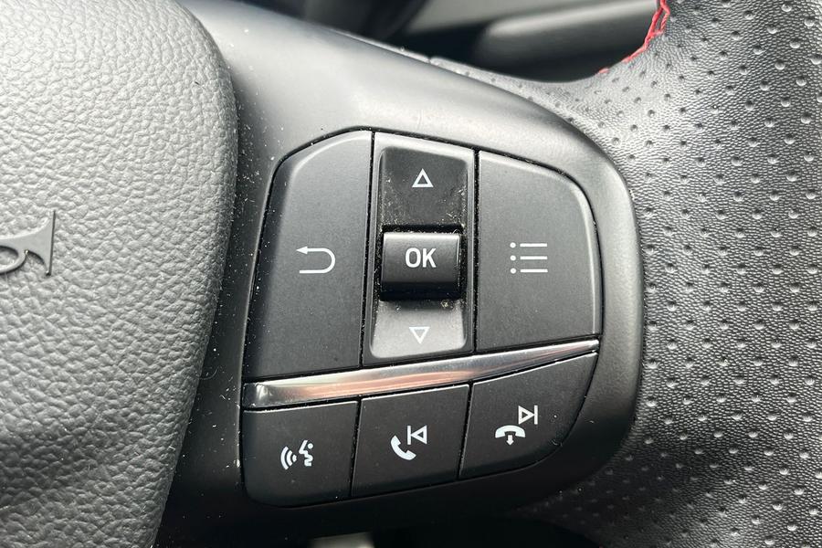 Ford KUGA Photo autoimg-a8ede9a56b41e0f974a3feed2a14d87567c6c6a1.jpg
