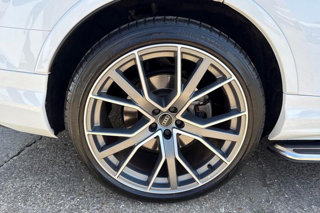 AUDI Q7 Photo 44