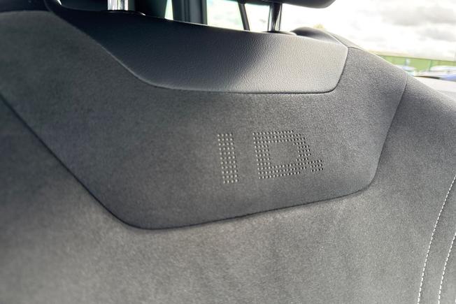 VOLKSWAGEN ID.4 Photo 46