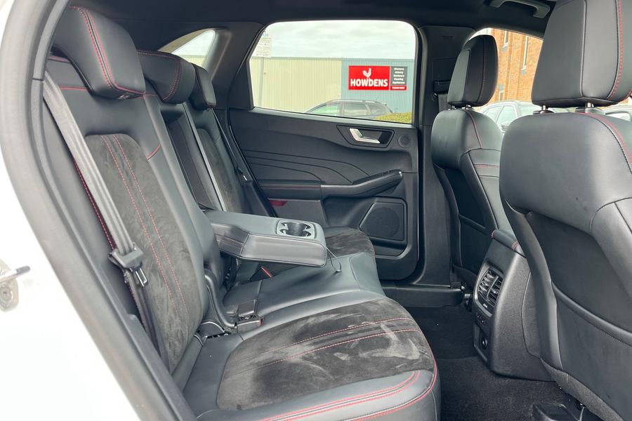 Ford Kuga Photo autoimg-a8fa3eda36781298b3ef0ee09604d093168521bb.jpg