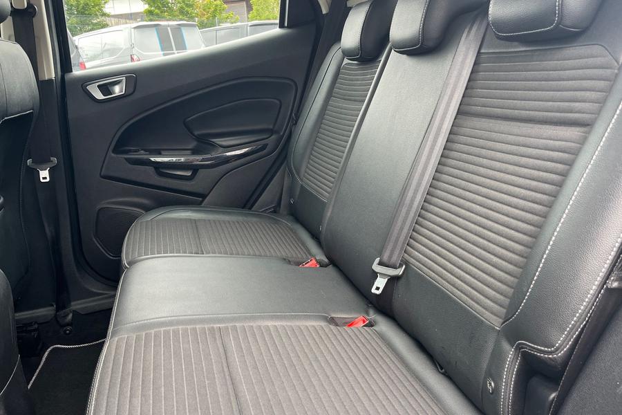 Ford ECOSPORT Photo autoimg-a8fa4846b88292b86d176be734071e0e7ee50be5.jpg