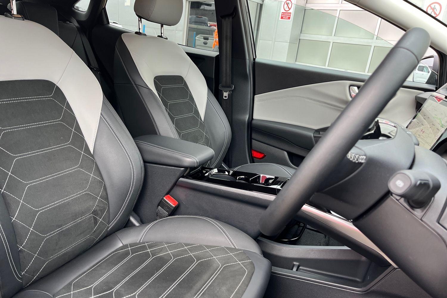 Ford Puma Gen-E Photo 16