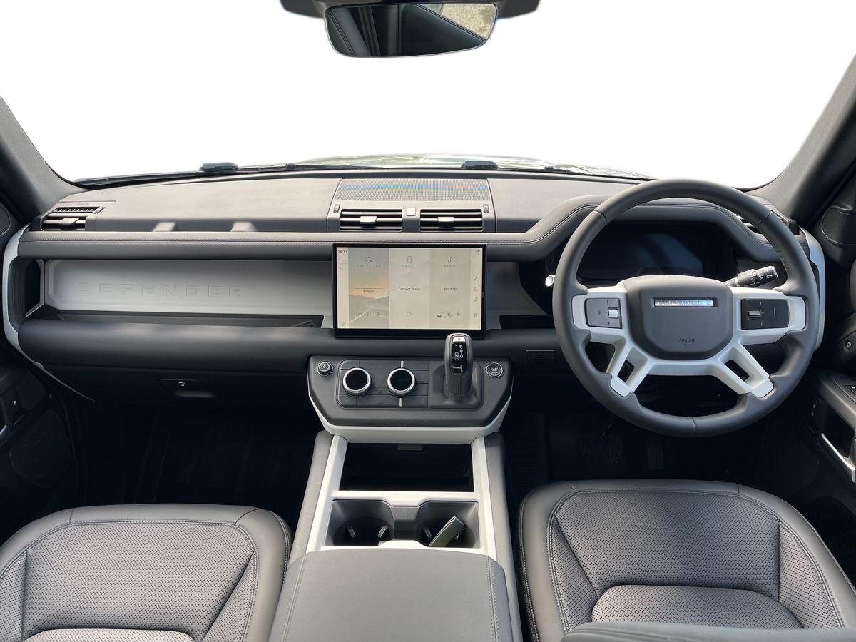 Land Rover Defender 110 Photo 9