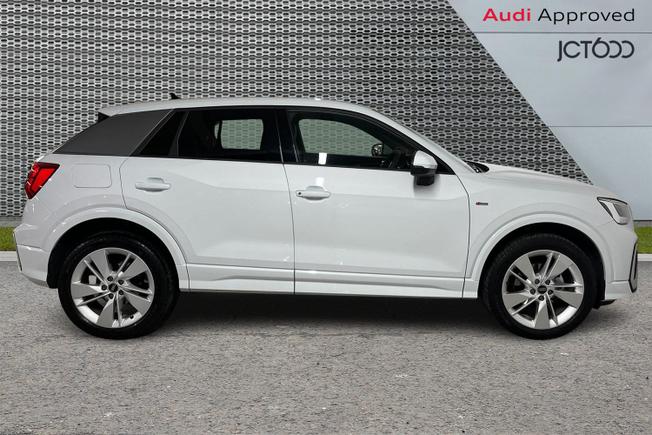AUDI Q2 Photo 4