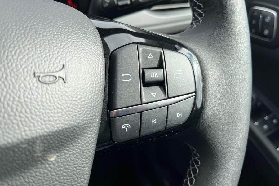 Ford KUGA Photo autoimg-a8ff8dad086ed07e8022ee311bc969b310624139.jpg