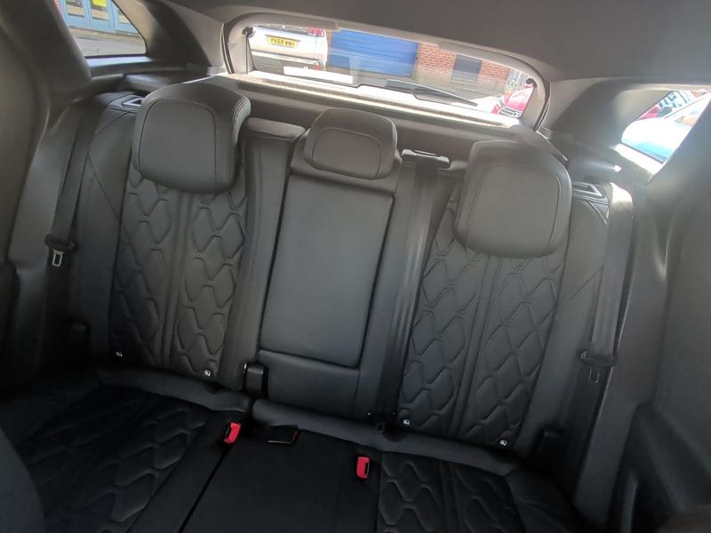 Used Peugeot 3008 NV17ETT 29