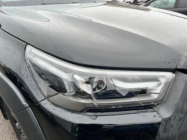 TOYOTA Hilux Photo 19