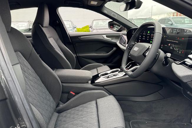 AUDI A6 Saloon Photo 39