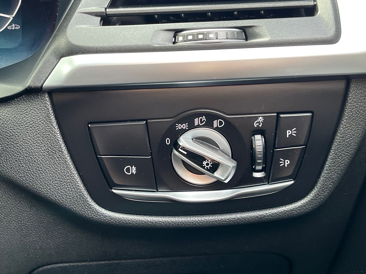 BMW iX3 Photo 38