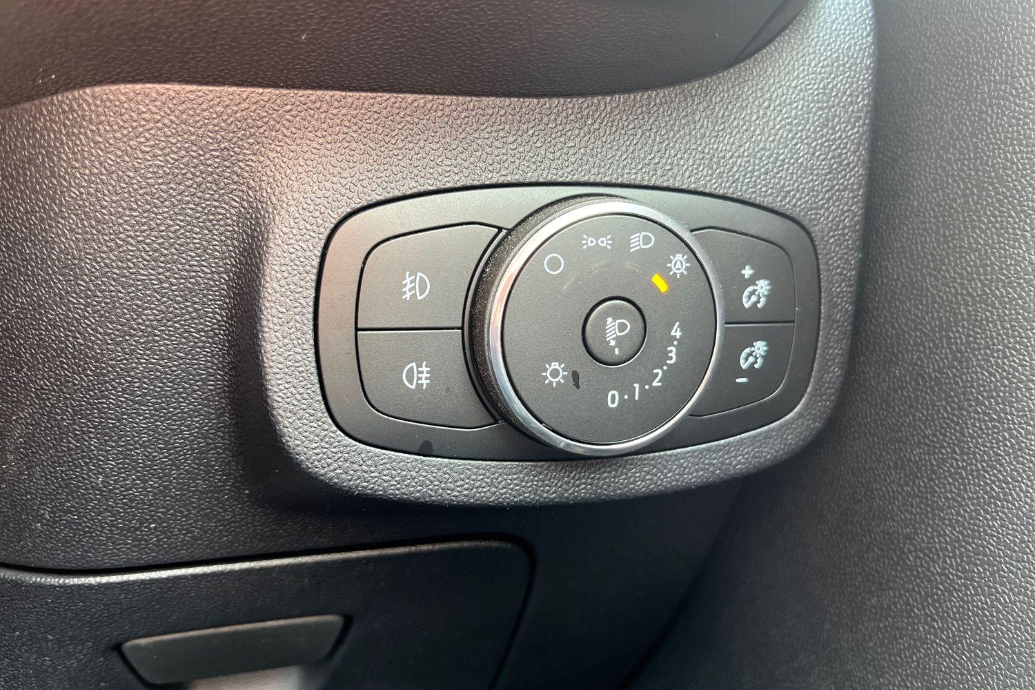 Ford FIESTA Photo 29