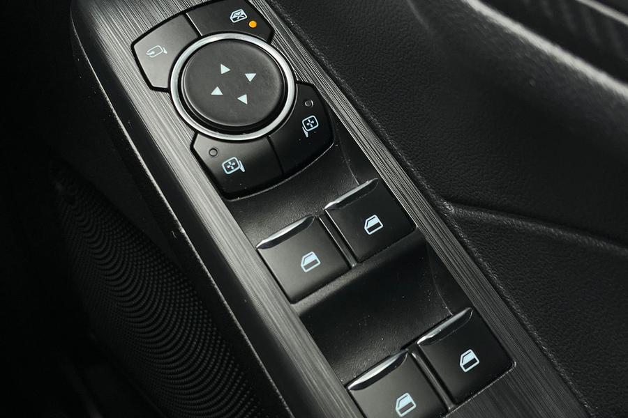 Ford KUGA Photo autoimg-a90cdc5063254d1318655fe5f3bce15225840d2e.jpg