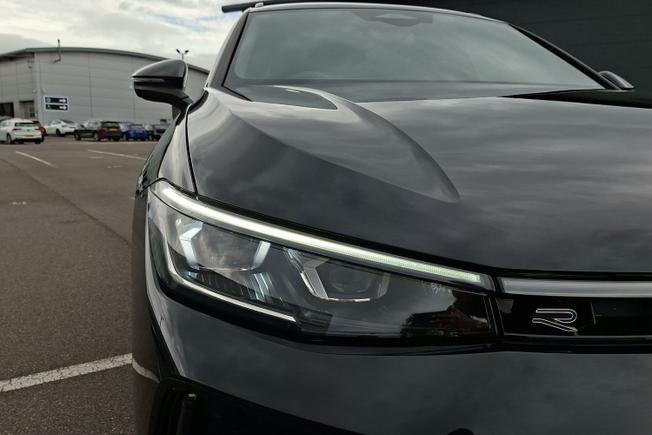 VOLKSWAGEN Passat Photo 19