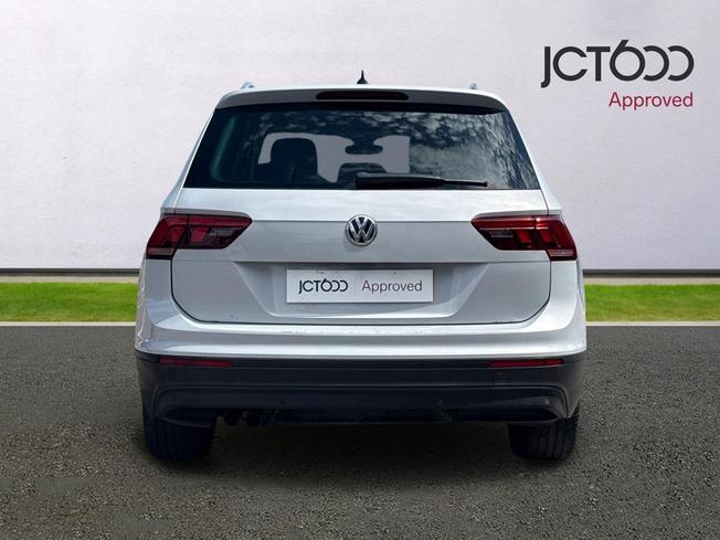VOLKSWAGEN Tiguan Photo 7