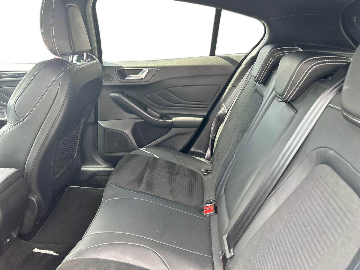 Ford Focus Photo 3