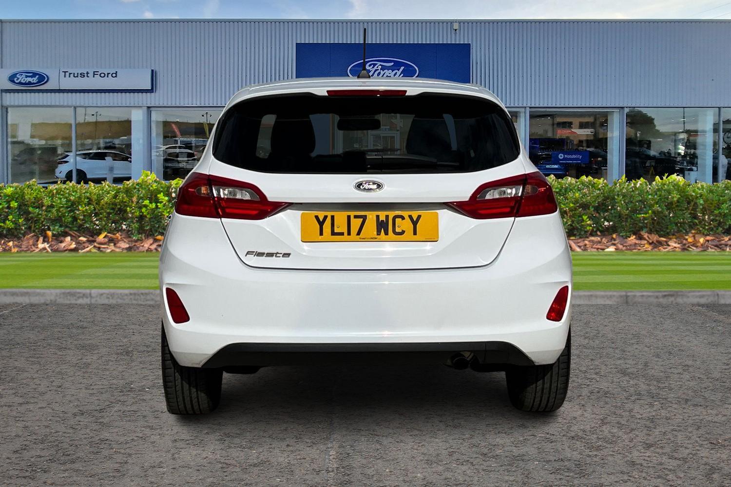 Ford Fiesta Photo 6