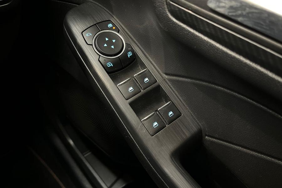 Ford Kuga Photo autoimg-a9219be979f5c5b348c7536dd9763202225d79b1.jpg