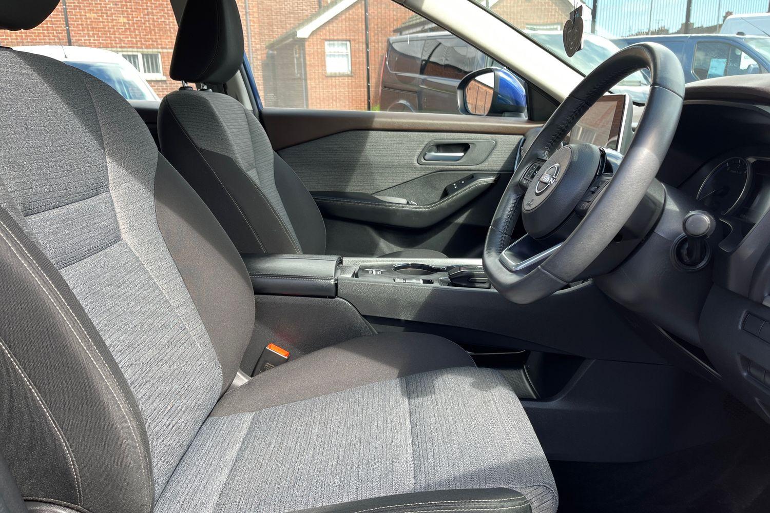 Nissan X-TRAIL Photo 16