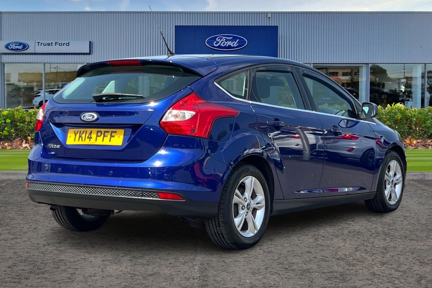 Ford FOCUS Photo 3