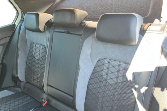 Volkswagen Golf Photo autoimg-a9288a8f71231bf921ca3f690d00cc6d94555353.jpg