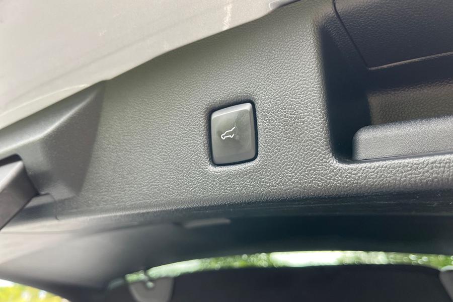 Ford Kuga Photo autoimg-a9291a36c856562280d7b95ed5a1175c41fc986b.jpg