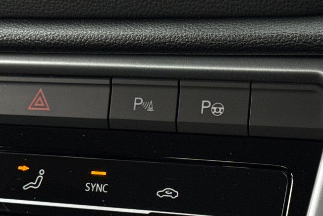 Volkswagen T-Roc Photo 27