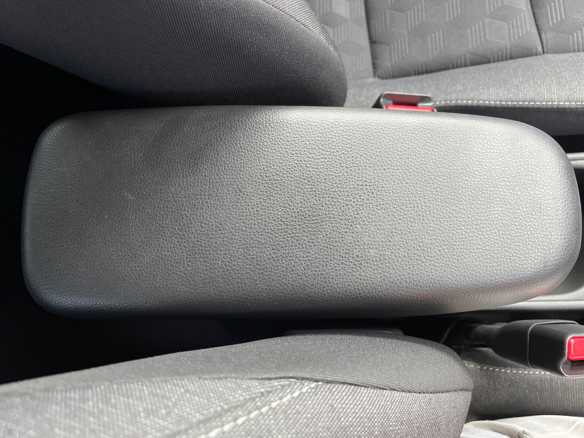 Toyota Yaris Photo 32