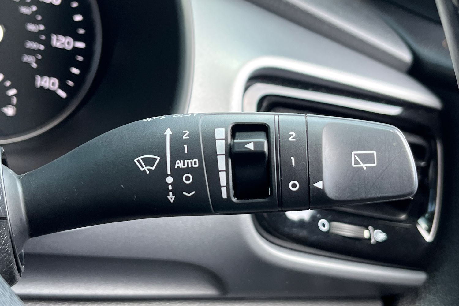 Kia STONIC Photo 14