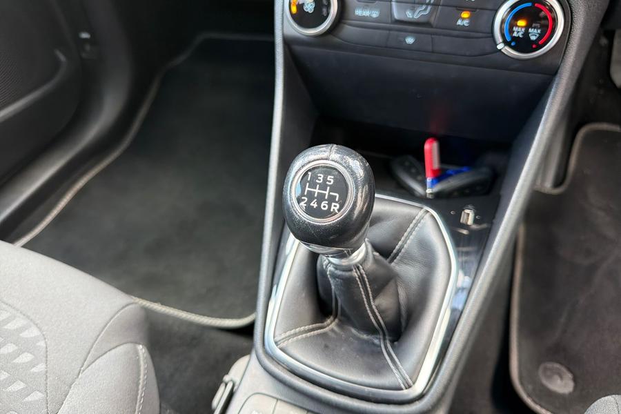 Ford FIESTA Photo autoimg-a931f20fc42d3fb15b7c8a7e41e9db7d94518961.jpg