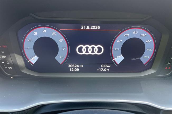 AUDI Q3 Photo 15