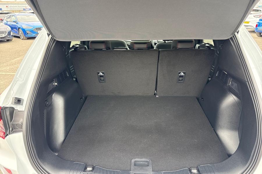 Ford KUGA Photo autoimg-a937680ac796f20c55067272bb0d97901a5aaea9.jpg