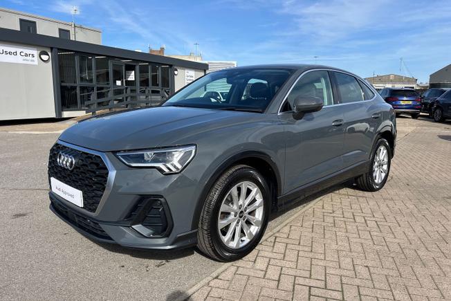 AUDI Q3 Photo 22