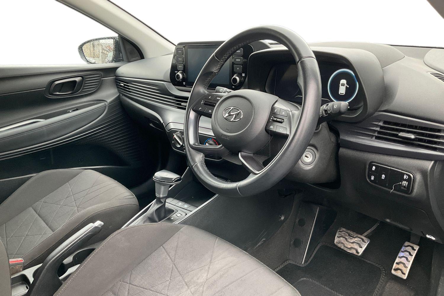 Hyundai BAYON Photo 8