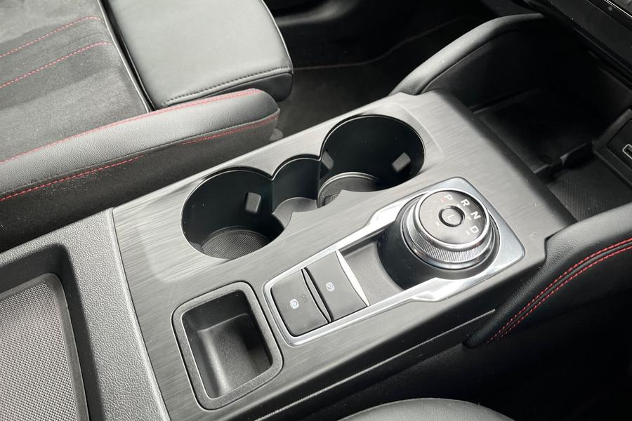 Ford KUGA Photo autoimg-a93d46e9d97862b9a609968798560c6550dd368f.jpg