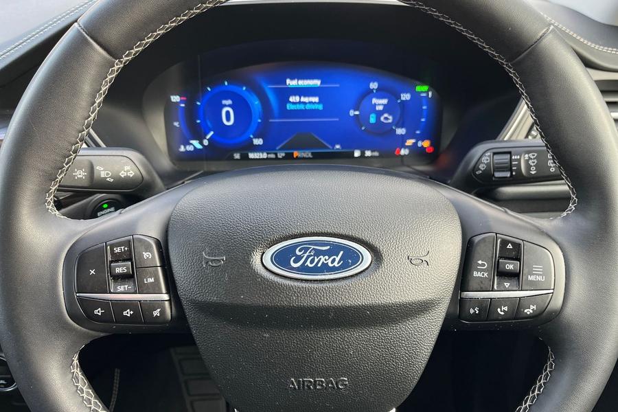 Ford Kuga Photo autoimg-a93ec8298c3931328bdbd3a42d95994769d51681.jpg