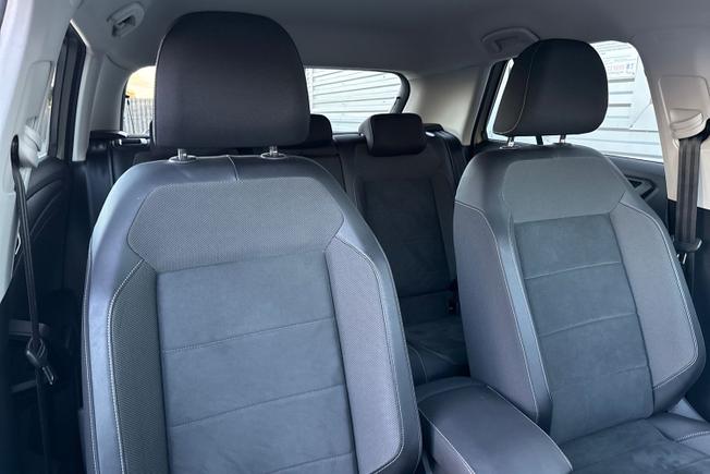 VOLKSWAGEN T-Roc Photo 27