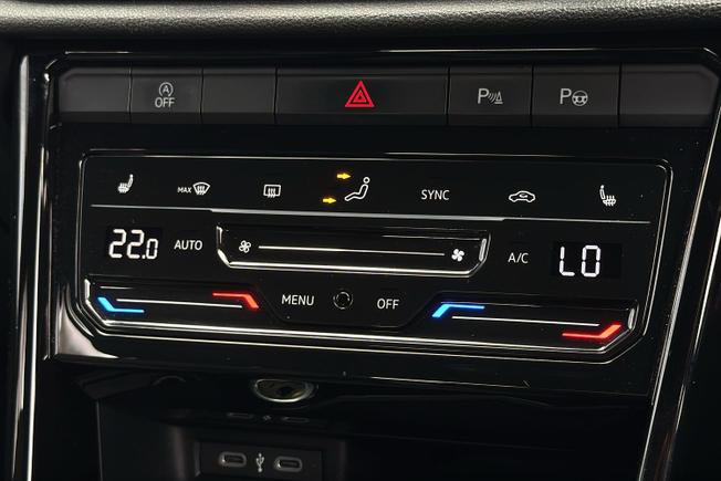 VOLKSWAGEN T-Roc Photo 24