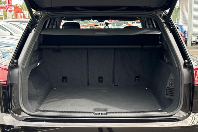 VOLKSWAGEN Touareg Photo 12